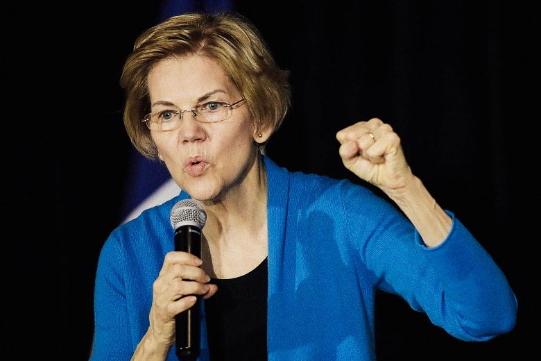 Sen. Elizabeth Warren just chillin' in Cedar Rapids.